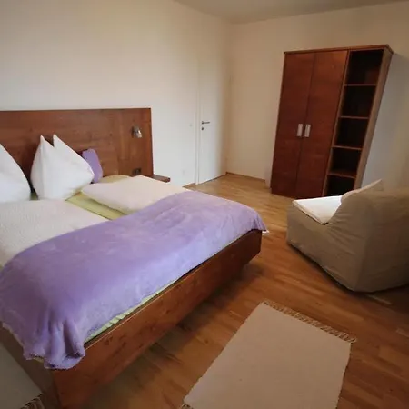 مزرعة للإقامة باورنهوف أونتربيخل *